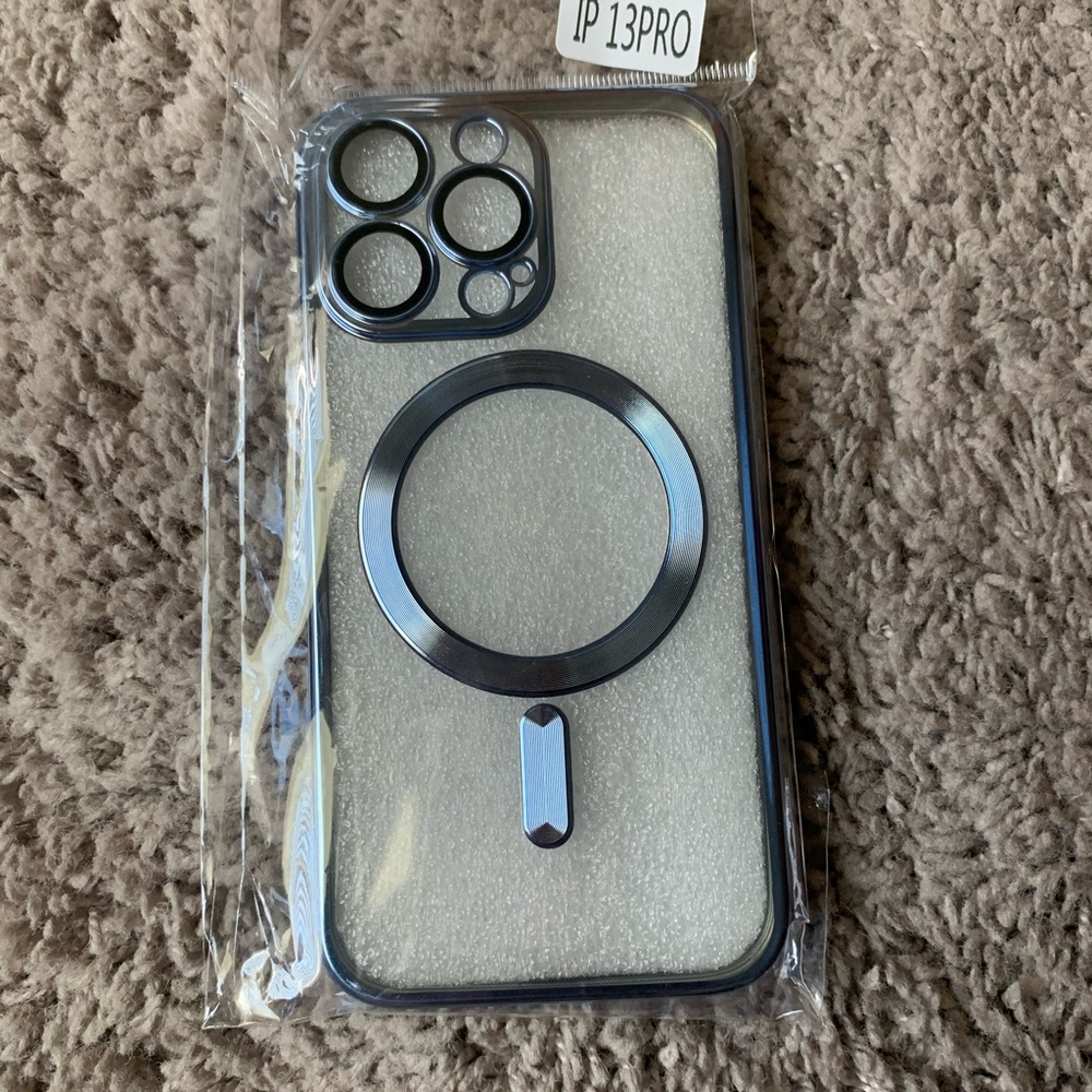 iPhone 13 pro magnetic phone case